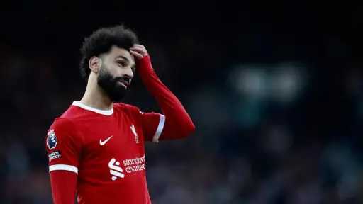 محمد صلاح يقود ليفربول للتقدم...