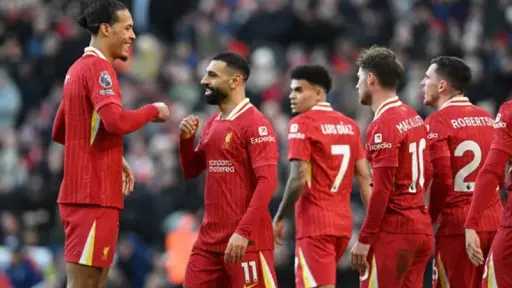 ليفربول يهزم وولفرهامبتون 2-1 وصلاح...