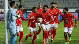 الأهلي يتقدم على الإسماعيلي بهدف...