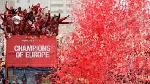 للإحتفال بلقب الدوري لاعبي ليفربول...