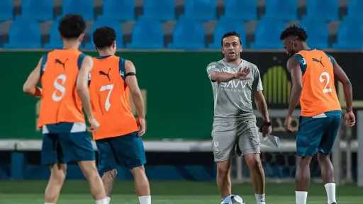 نجم الهلال السعودي يثير الجدل.....