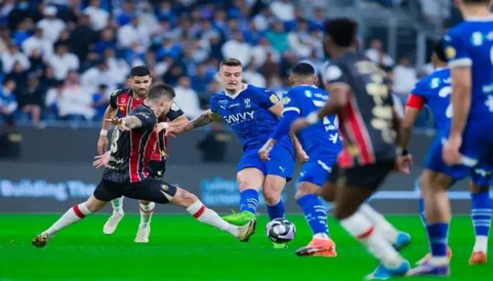 الهلال والرائد
