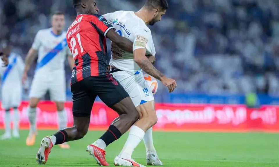 الهلال والرائد