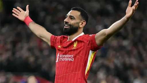 محمد صلاح يُذهل العالم ويتوج...
