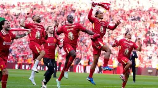 ليفربول يحتفل اليوم بلقب الدوري...