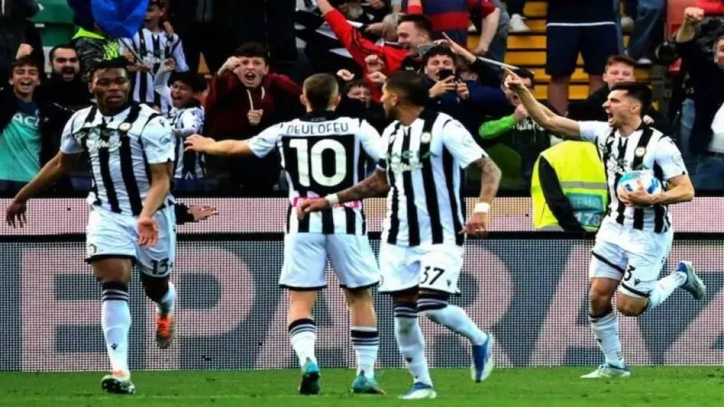 مباراة فيرونا ضد أوديني