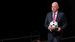 إنفانتينو يثني على الاتحاد الأوروبي:...